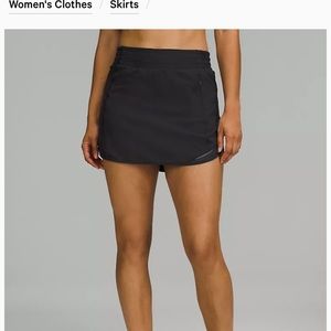 Hotty Hot High-Rise Skirt with build-in liner ( size 4 )